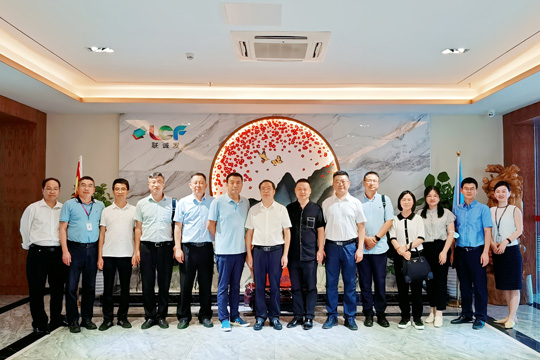 安顺市文化考察团莅临NG大舞台参观调研 