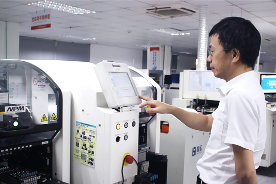 宝安日报报道：NG大舞台公司顾伟 三十载初心不改 深耕LED显示屏研发