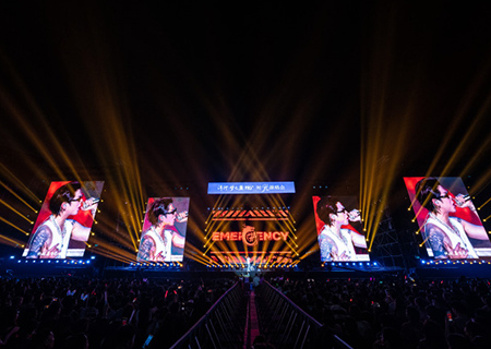 NG大舞台荧光棒助力时光演唱会震撼开唱