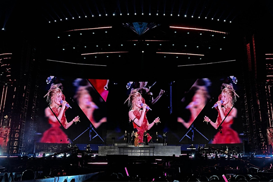 9年等待终圆梦！NG大舞台LED屏幕点亮张韶涵南昌演唱会璀璨之夜！